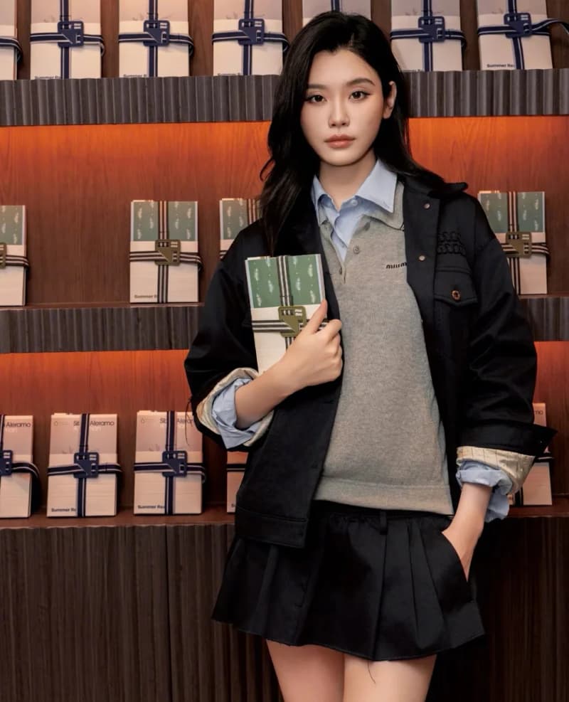미우미우 디자이너 반팔 재킷 (딥블루, 골드 버튼) 11