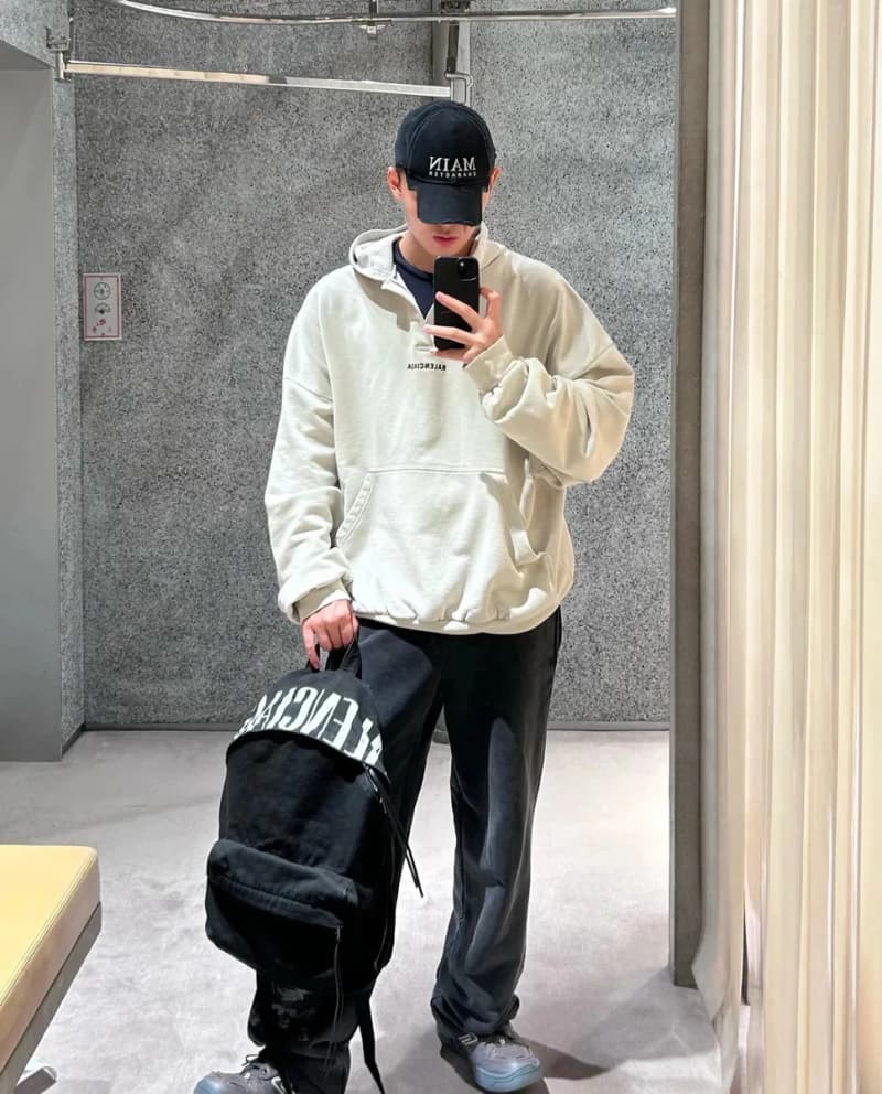 발렌시아가 오픈카라 후드 카디건 스웨트셔츠 13