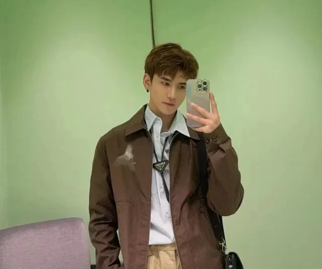 프라다 브라운 프린트 자켓 3