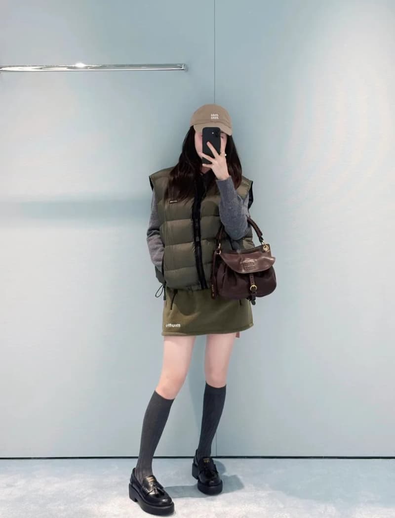 미우미우 카키 스탠드칼라 다운 베스트/mm스튜디오 상세 2