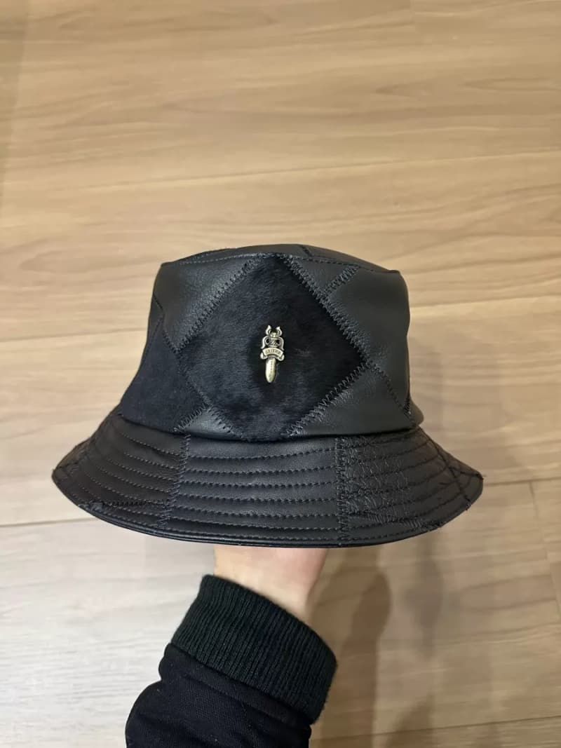 크롬하츠 애스펜 패치워크 레더 버킷햇 (대거 참) 상세 1