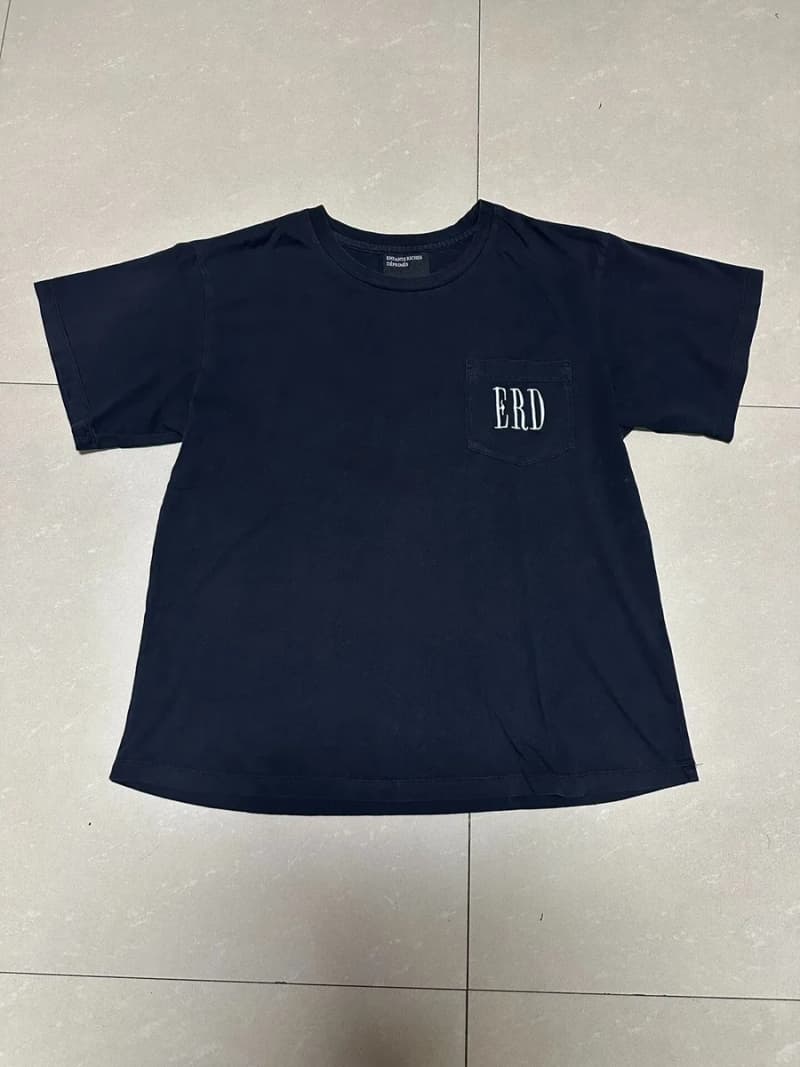 앙팡리쉬데프리메 ERD 포켓 자수 티셔츠 (블랙) 상세 2