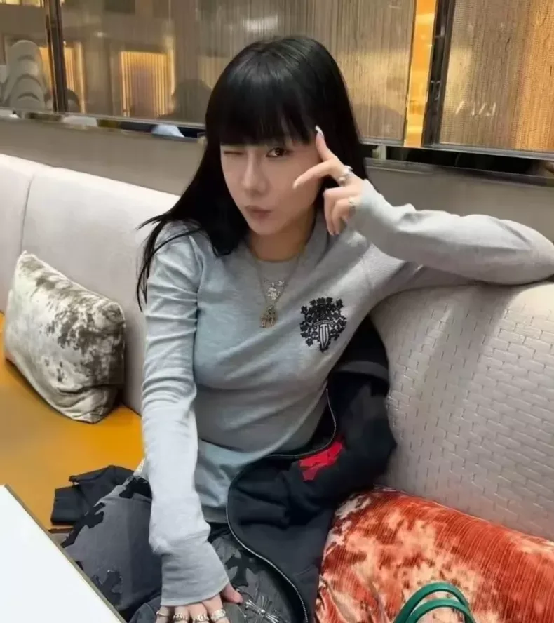 크롬하츠 데거 크로스 와플 헨리넥 긴팔 티셔츠 8