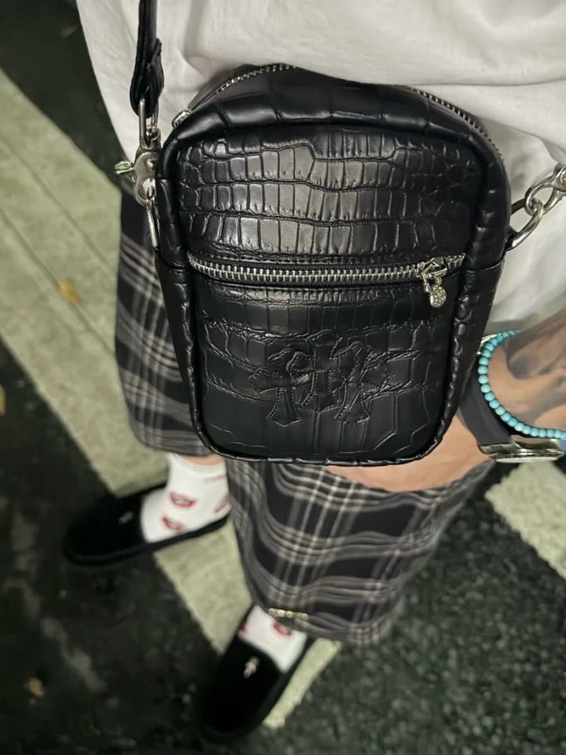 크롬하츠 크로스 카메라백 (크로커다일 엠보싱) 상세 1