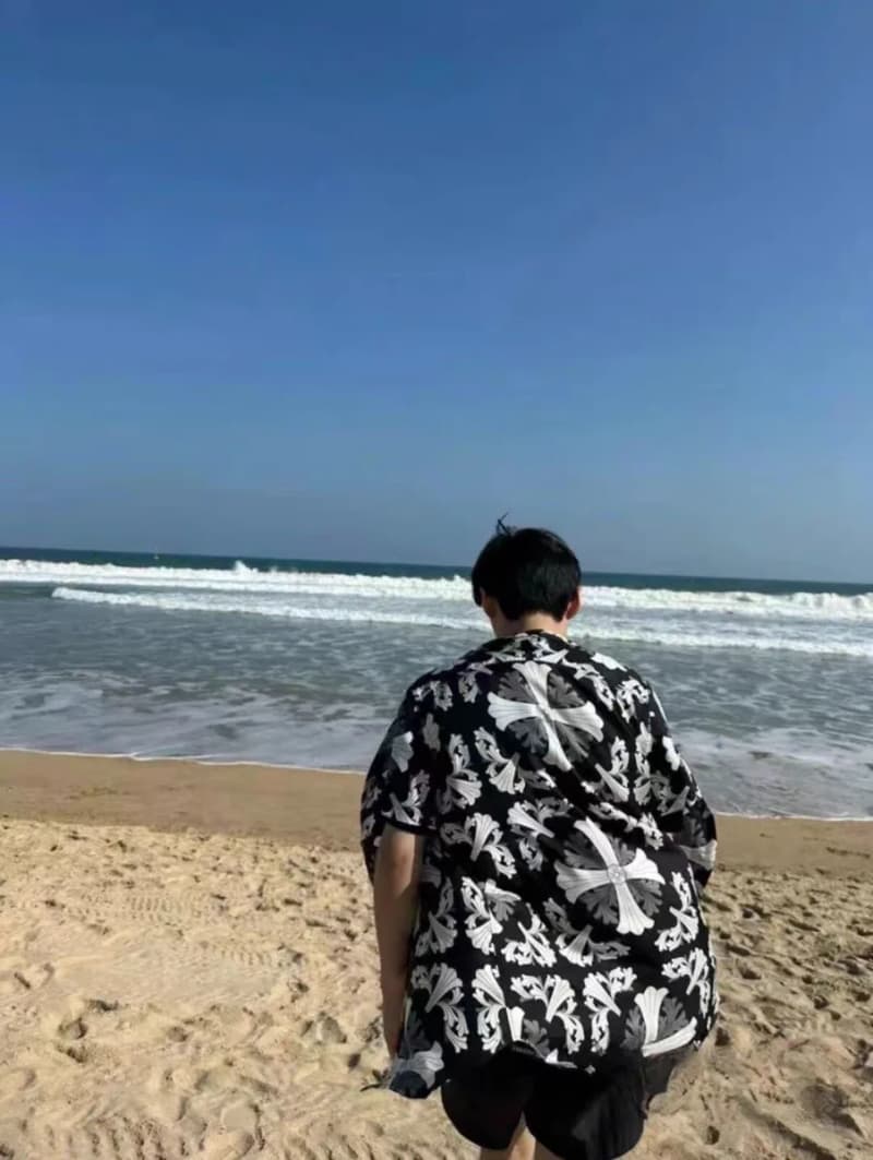 크롬하츠 하와이안 크로스 패턴 실크 셔츠 상세 1