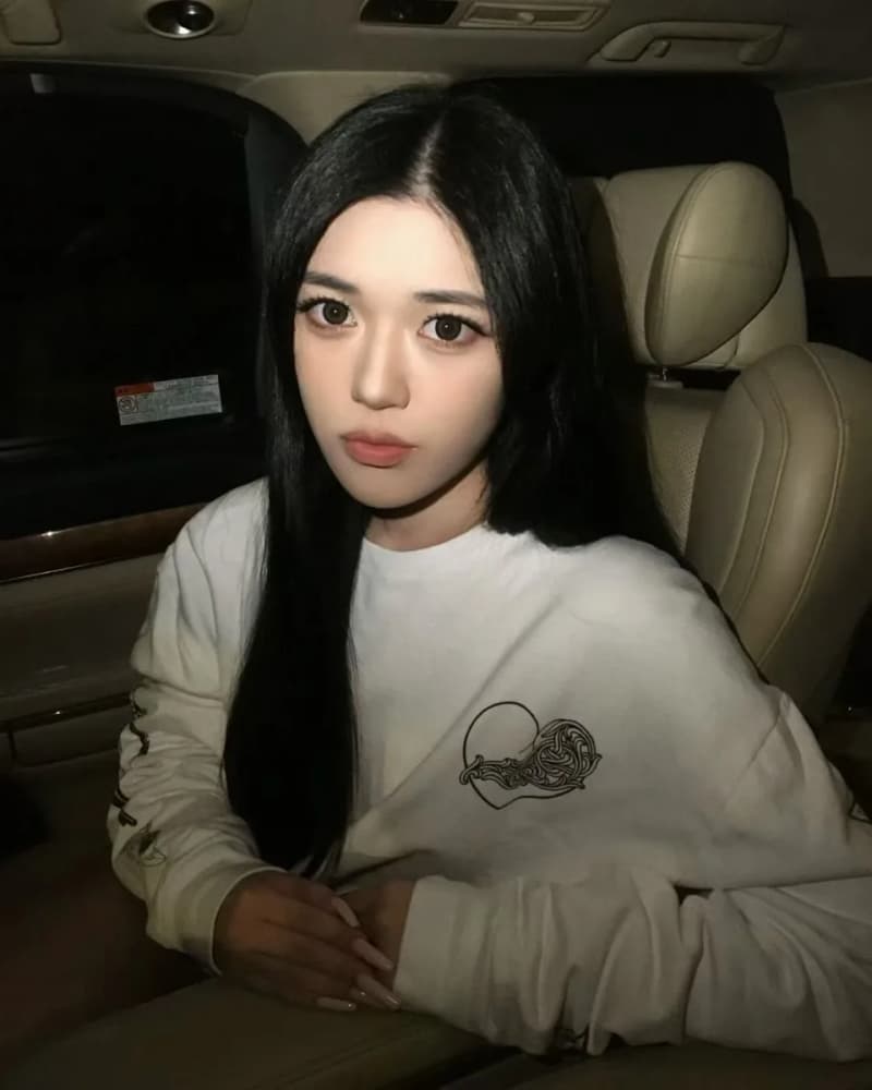 크롬하츠 × 데들리 돌 마이애미 한정 하트 베인 크루넥 맨투맨 (화이트) 6