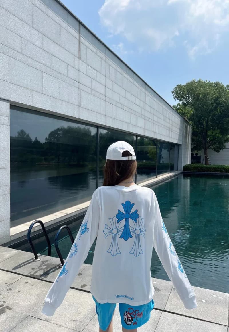 크롬하츠 블루 크로스 백프린트 롱슬리브 티셔츠 6