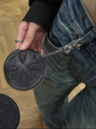 크롬하츠 크로스 패치 라운드 코인 파우치 (925 실버 랍스터 클립)