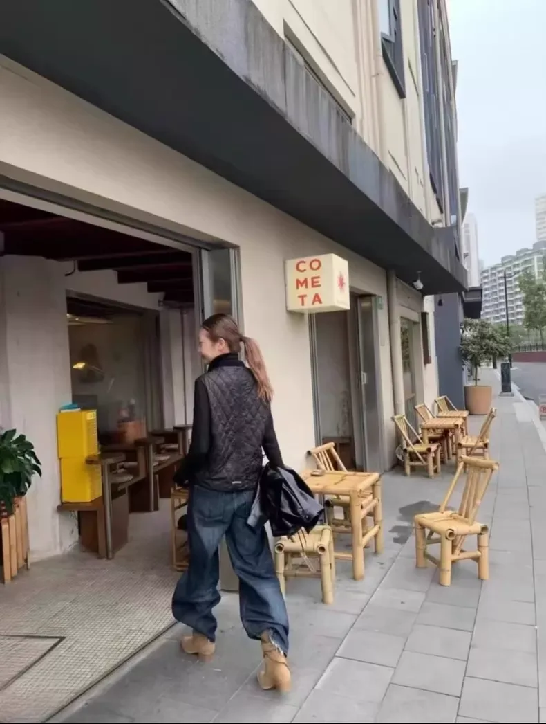 크롬하츠 스파이널 크로스 패치 퀼팅 베스트 (블랙) 상세 1