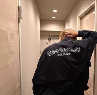크롬하츠 스크롤 로고 트랙 재킷 (블랙)