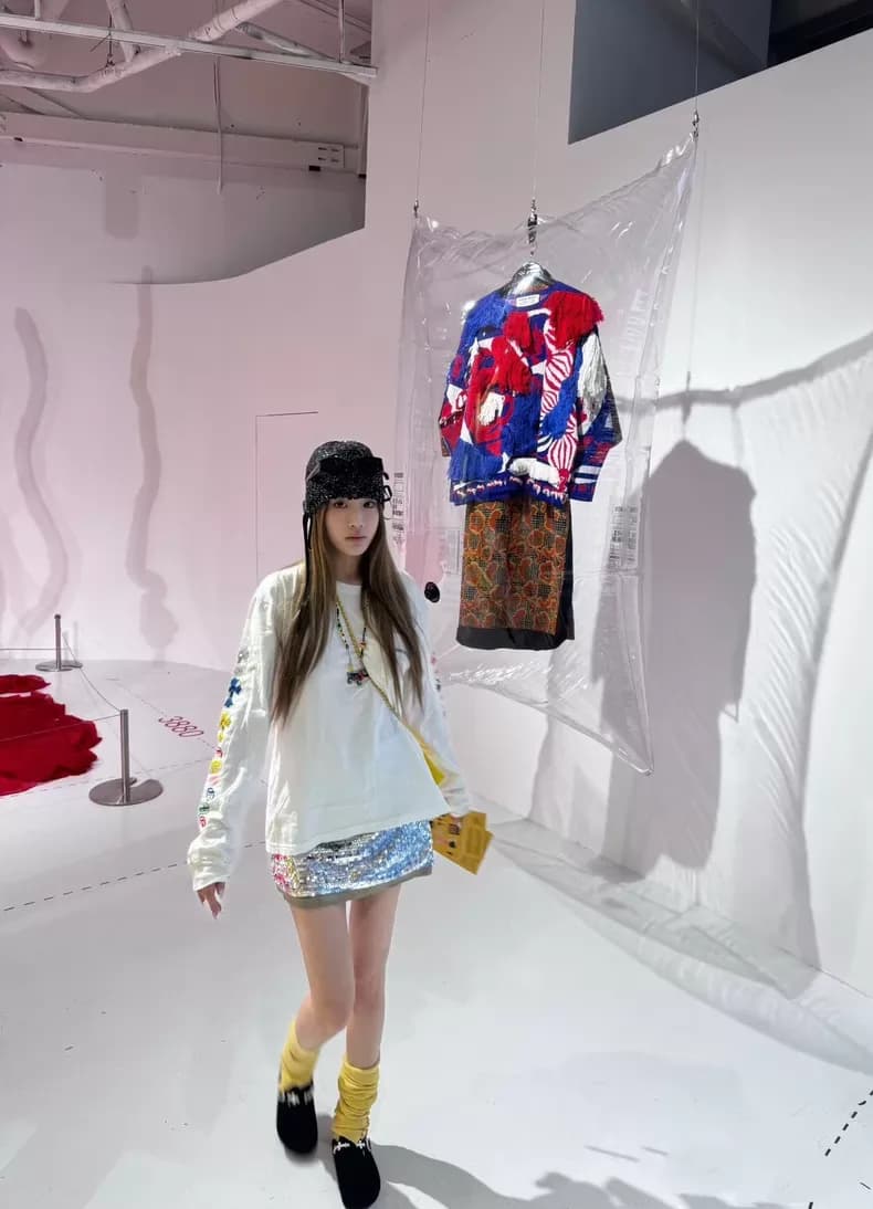 크롬하츠 레인보우 크로스 스크롤 롱슬리브 티셔츠 (화이트) 5
