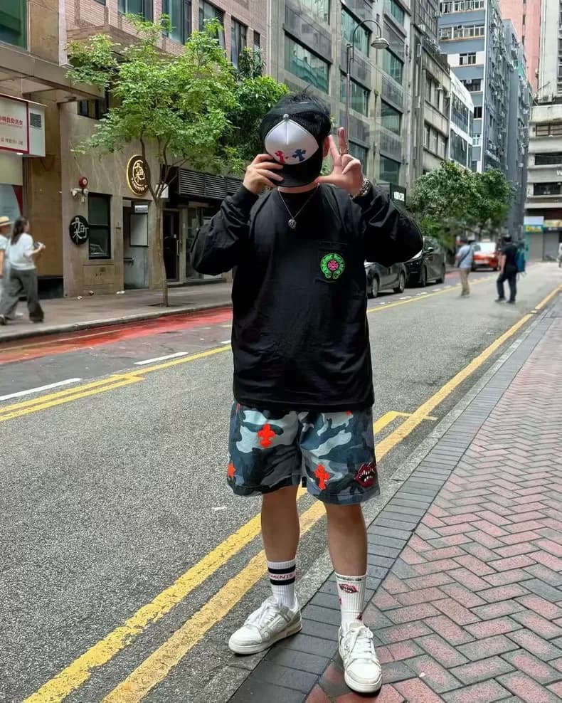 크롬하츠 스태프 한정 마르티 크로스 백프린트 긴팔 티셔츠 상세 1