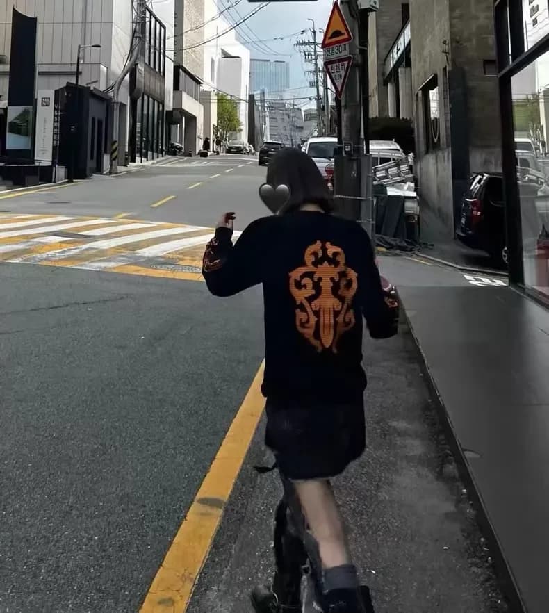 크롬하츠 대거 롱슬리브 티셔츠 (블랙/오렌지) 상세 1