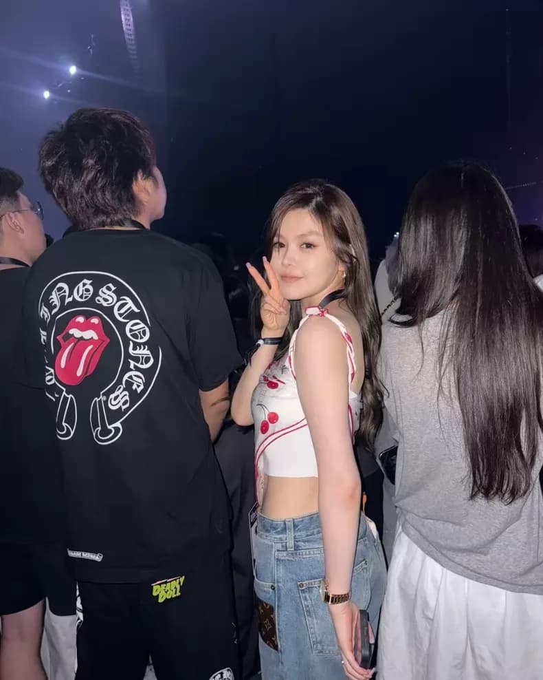 크롬하츠 × 롤링 스톤즈 레드 텅 호스슈 백프린트 티셔츠 (블랙) 6