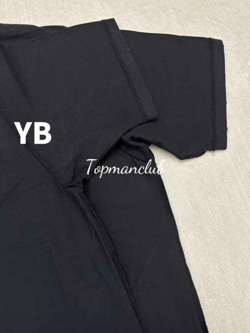 발렌시아가 25SS 리버스 디자인 자수 로고 티셔츠 (블랙) 5