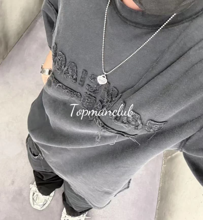 발렌시아가 25SS 리버스 디자인 자수 로고 티셔츠 (블랙) 8