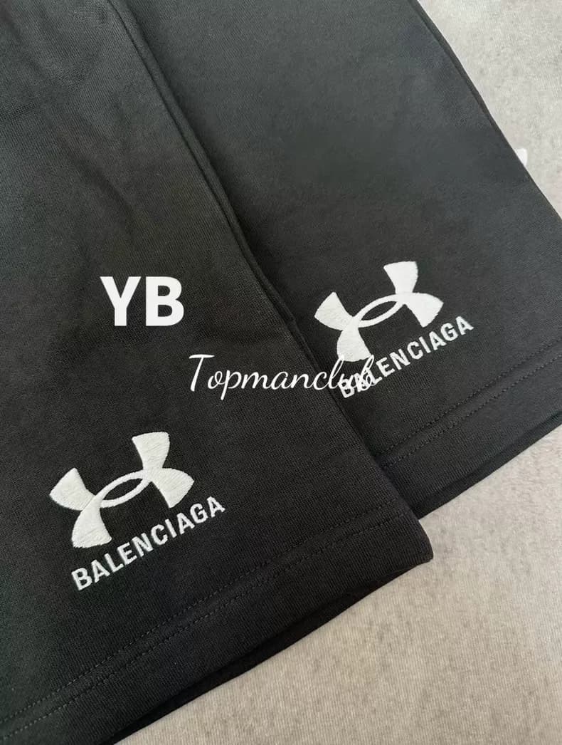 발렌시아가 × 언더아머 로고 자수 버뮤다 쇼츠 (블랙) 3
