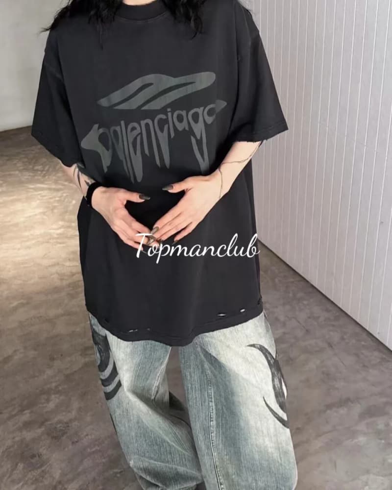 발렌시아가 멜팅 로고 오버사이즈 티셔츠 (워싱 블랙) 8