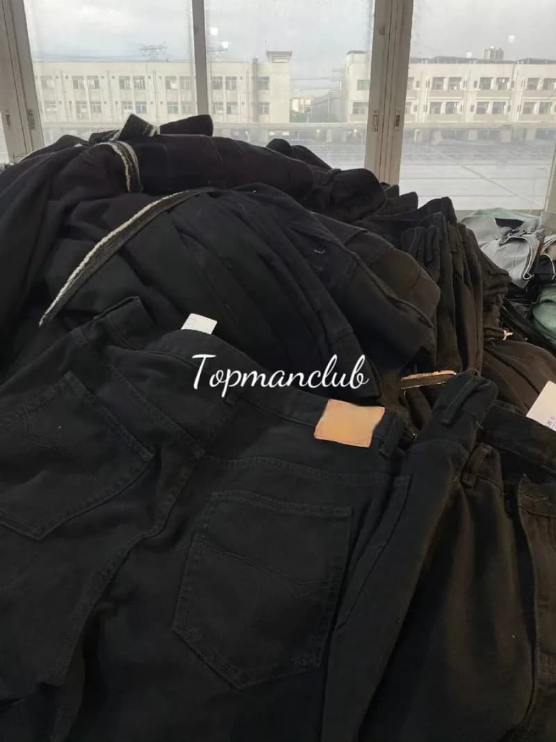 발렌시아가 25SS 플레어 데님 팬츠 (블랙) 6