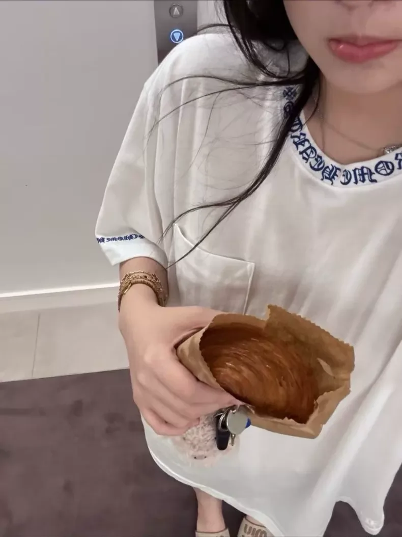 크롬하츠 네크 로고 포켓 티셔츠 (화이트) 7