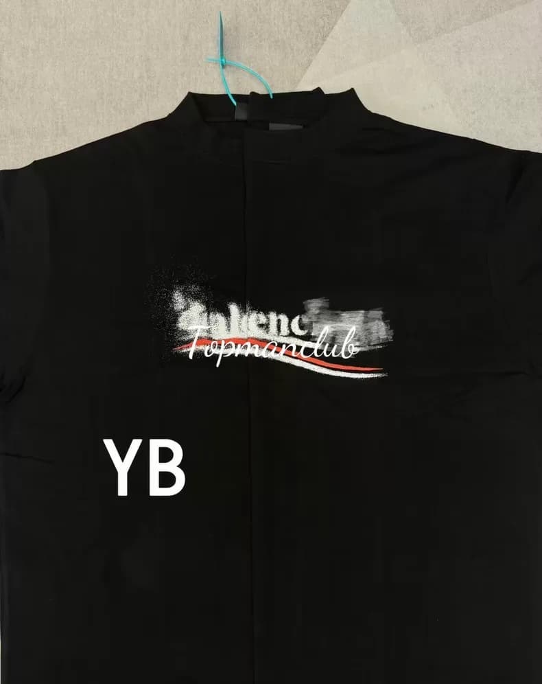 발렌시아가 블러 콜라 웨이브 프린트 티셔츠 (블랙) 3