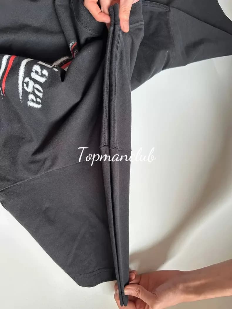 발렌시아가 24SS 블러 콜라 웨이브 프린트 티셔츠 (블랙) 5