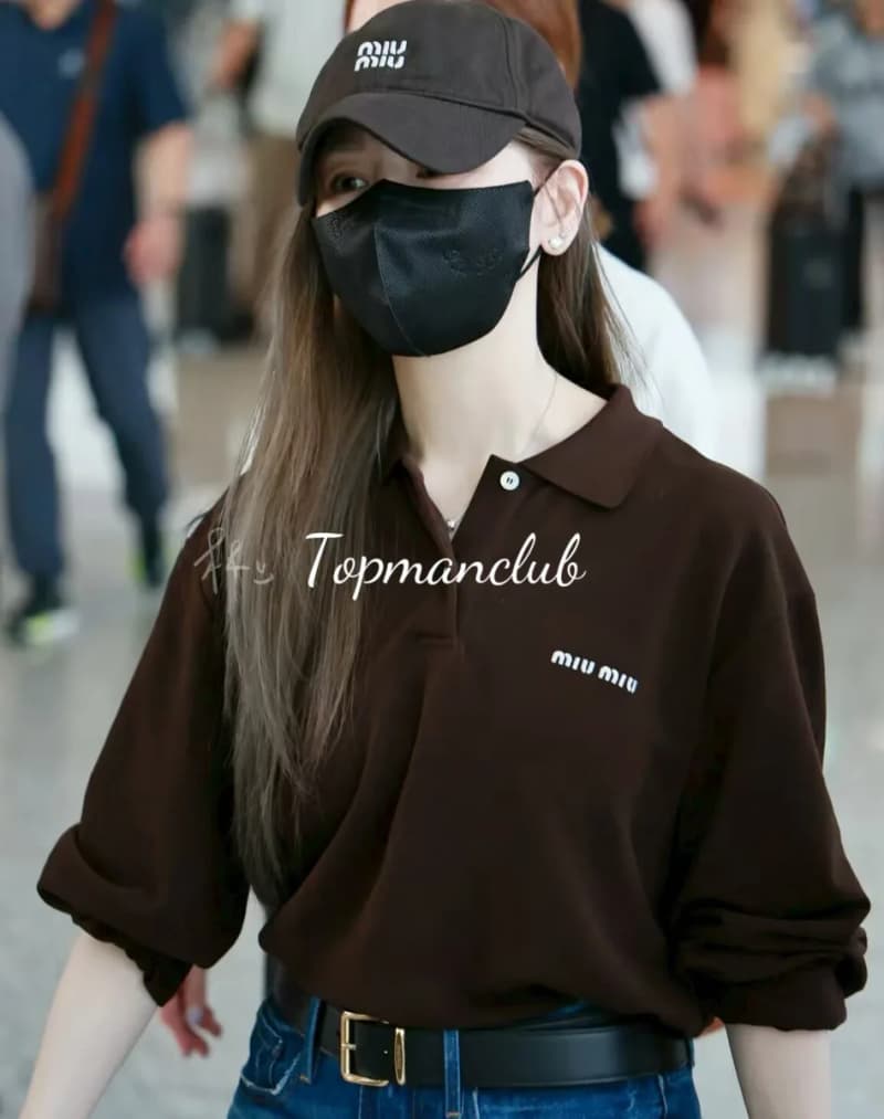 미우미우 로고 자수 폴로 롱슬리브 티셔츠 (브라운) 7