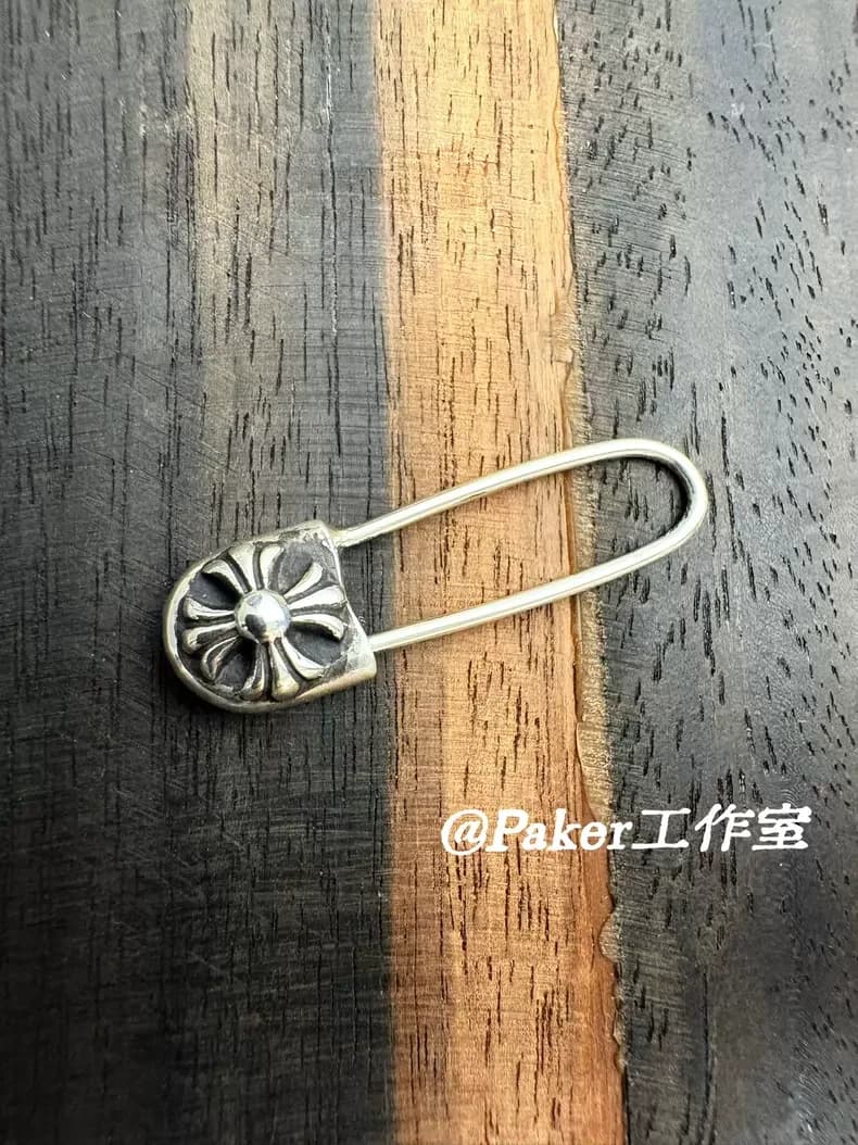 크롬하츠 스몰 세이프티 핀 이어링/paker(공룡) 상세 2