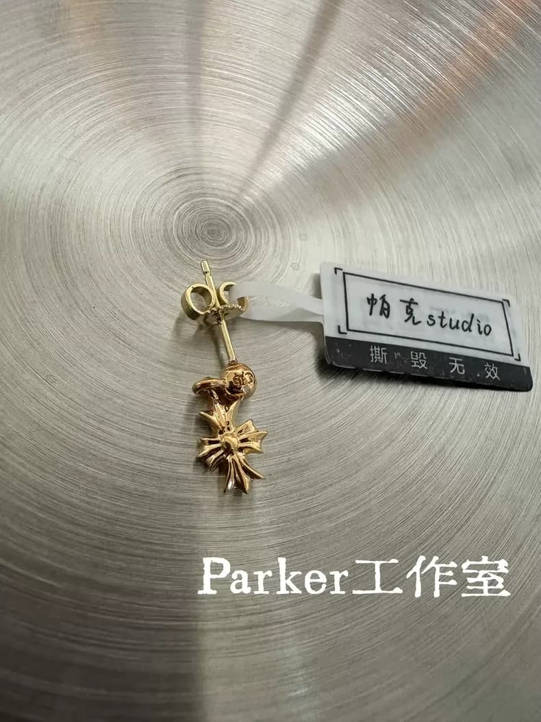 크롬하츠 타이니 CH 크로스 이어링 (22K 골드)/paker(공룡) 상세 2