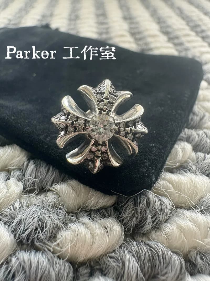 크롬하츠 라지 CH 크로스 풀 파베 스터드 이어링/paker(공룡) 상세 2