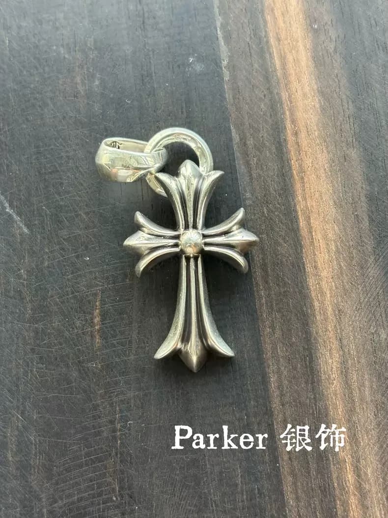 크롬하츠 탈로우 드롭 크로스 펜던트 (미디엄)/paker(공룡) 상세 2