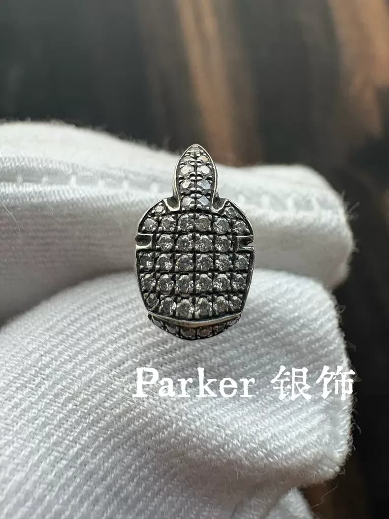 크롬하츠 풀 파베 테일 스터드 이어링 (다이아몬드 스타일)/paker(공룡) 상세 2